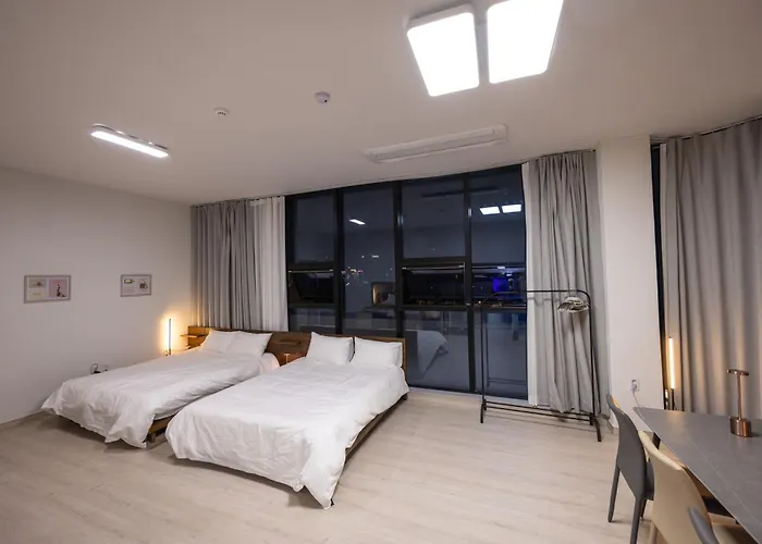 Dear Moon Apartment